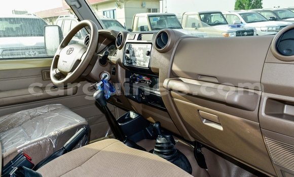Buy Import Toyota Land Cruiser Beige Car in Import - Dubai in Conakry Buy Import Toyota Land Cruiser Beige Car in Import - Dubai in Conakry