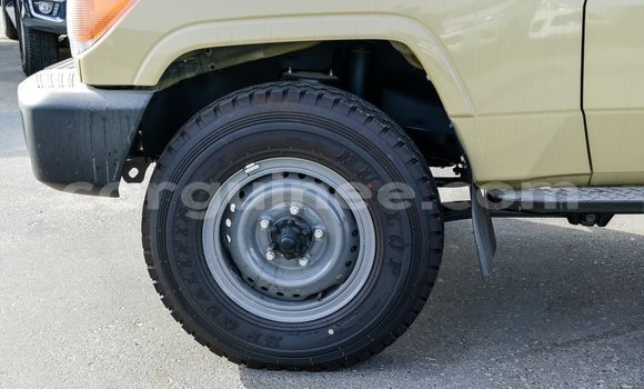 Buy Import Toyota Land Cruiser Beige Car in Import - Dubai in Conakry Buy Import Toyota Land Cruiser Beige Car in Import - Dubai in Conakry