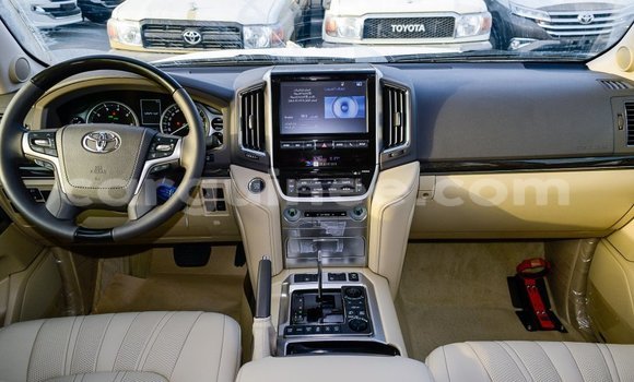 Acheter Import Voiture Toyota Land Cruiser Noir à Import - Dubai, Conakry Acheter Import Voiture Toyota Land Cruiser Noir à Import - Dubai, Conakry