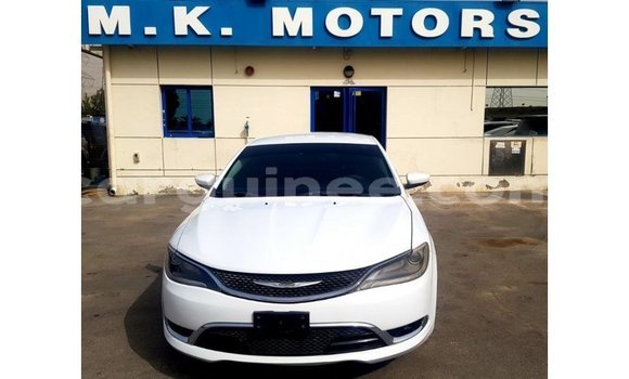 Acheter Import Voiture Chrysler 200 Blanc à Import - Dubai, Conakry