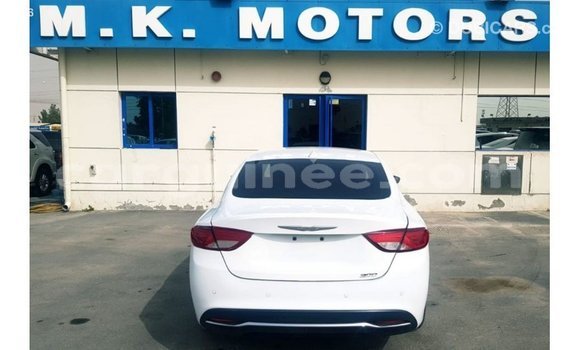 Acheter Import Voiture Chrysler 200 Blanc à Import - Dubai, Conakry Acheter Import Voiture Chrysler 200 Blanc à Import - Dubai, Conakry