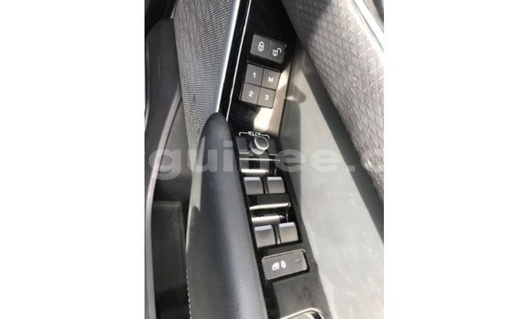 Buy Import Land Rover Range Rover White Car in Import - Dubai in Conakry Buy Import Land Rover Range Rover White Car in Import - Dubai in Conakry