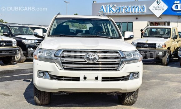 Buy Import Toyota Land Cruiser White Car in Import - Dubai in Conakry Buy Import Toyota Land Cruiser White Car in Import - Dubai in Conakry