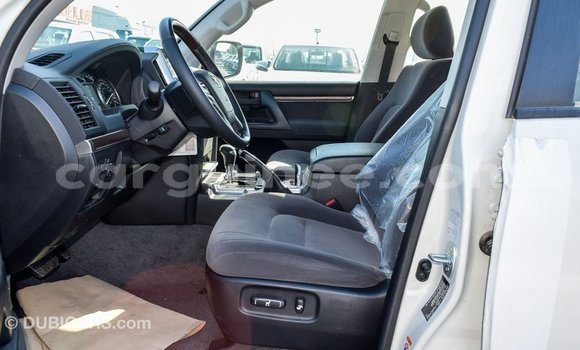 Buy Import Toyota Land Cruiser White Car in Import - Dubai in Conakry Buy Import Toyota Land Cruiser White Car in Import - Dubai in Conakry