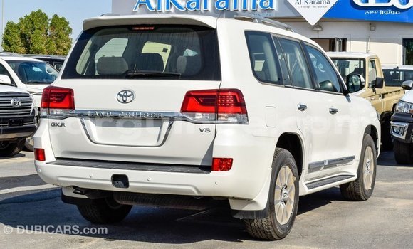 Buy Import Toyota Land Cruiser White Car in Import - Dubai in Conakry Buy Import Toyota Land Cruiser White Car in Import - Dubai in Conakry