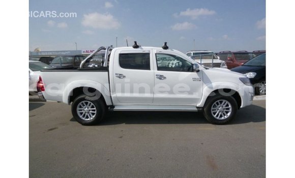 Buy Import Toyota Hilux White Car in Import - Dubai in Conakry Buy Import Toyota Hilux White Car in Import - Dubai in Conakry