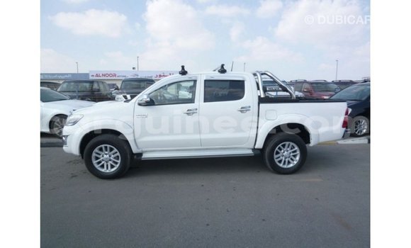 Buy Import Toyota Hilux White Car in Import - Dubai in Conakry Buy Import Toyota Hilux White Car in Import - Dubai in Conakry