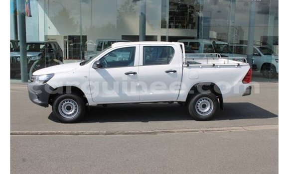 Buy Import Toyota Hilux White Car in Import - Dubai in Conakry Buy Import Toyota Hilux White Car in Import - Dubai in Conakry