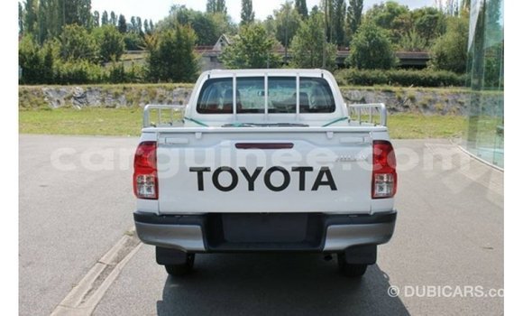 Buy Import Toyota Hilux White Car in Import - Dubai in Conakry Buy Import Toyota Hilux White Car in Import - Dubai in Conakry