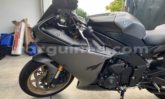 Buy Used Yamaha R1 Beige Bike in Conakry in Conakry Buy Used Yamaha R1 Beige Bike in Conakry in Conakry