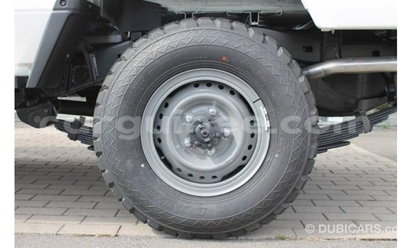 Buy Import Toyota Land Cruiser White Car in Import - Dubai in Conakry Buy Import Toyota Land Cruiser White Car in Import - Dubai in Conakry