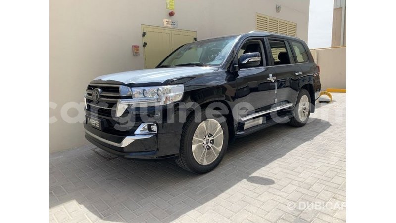 Big with watermark toyota land cruiser conakry import dubai 5510