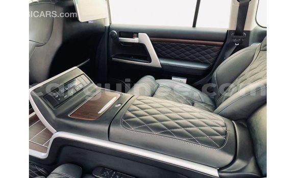 Buy Import Toyota Land Cruiser Black Car in Import - Dubai in Conakry Buy Import Toyota Land Cruiser Black Car in Import - Dubai in Conakry