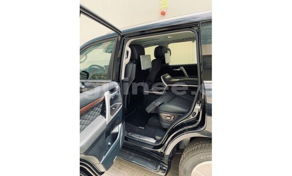 Buy Import Toyota Land Cruiser Black Car in Import - Dubai in Conakry Buy Import Toyota Land Cruiser Black Car in Import - Dubai in Conakry