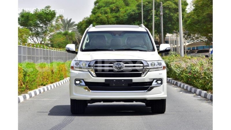 Big with watermark toyota land cruiser conakry import dubai 5519