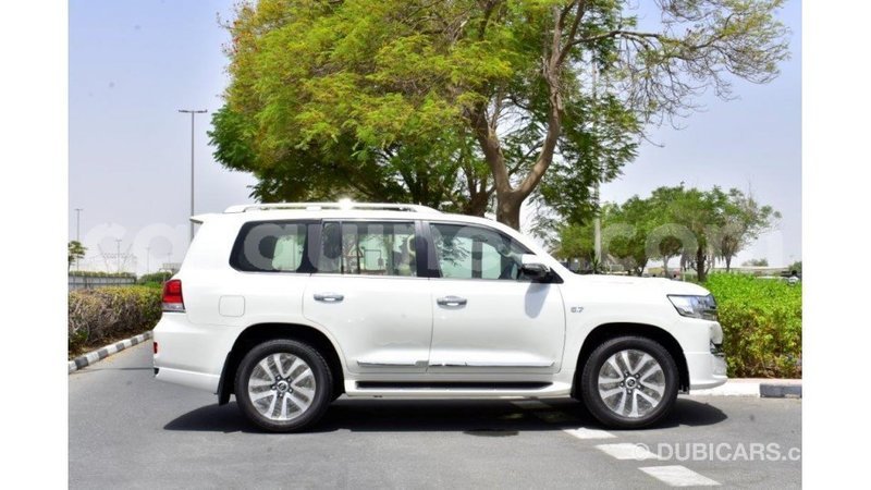 Big with watermark toyota land cruiser conakry import dubai 5519