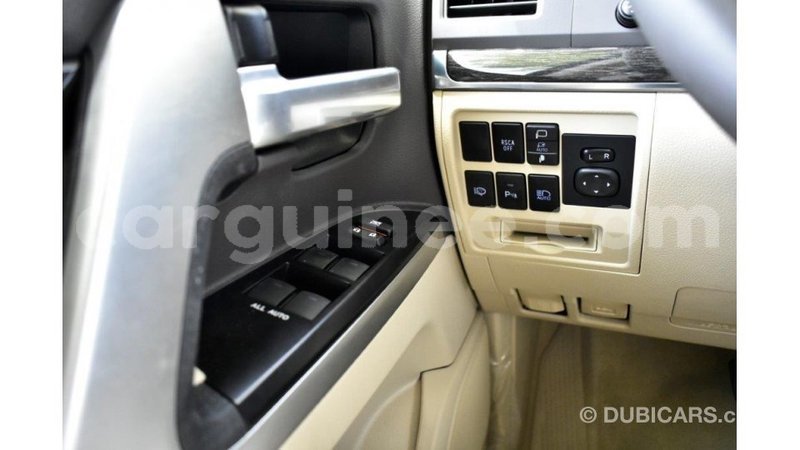 Big with watermark toyota land cruiser conakry import dubai 5519