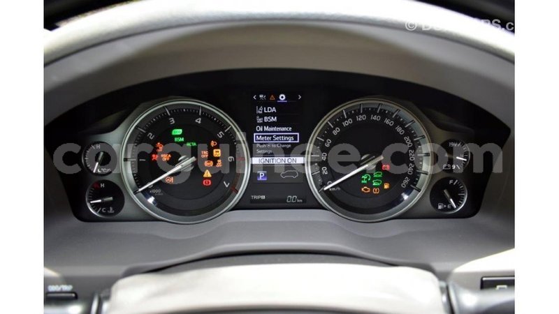 Big with watermark toyota land cruiser conakry import dubai 5519