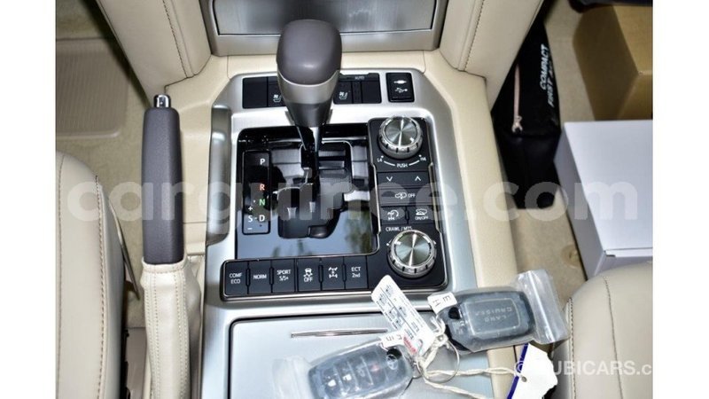 Big with watermark toyota land cruiser conakry import dubai 5519