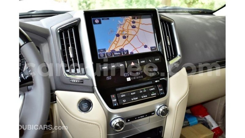 Big with watermark toyota land cruiser conakry import dubai 5519