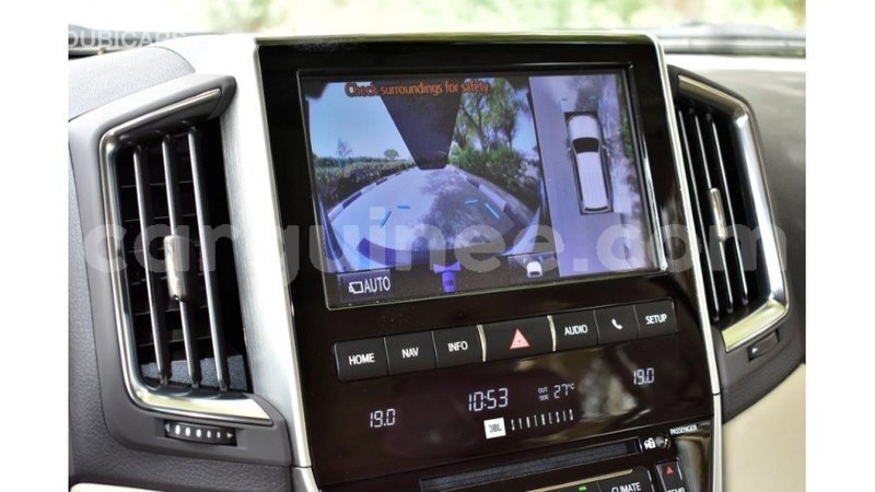 Big with watermark toyota land cruiser conakry import dubai 5519