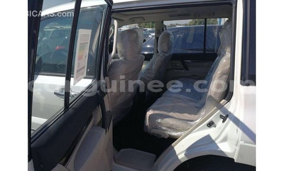 Buy Import Mitsubishi Pajero White Car in Import - Dubai in Conakry Buy Import Mitsubishi Pajero White Car in Import - Dubai in Conakry