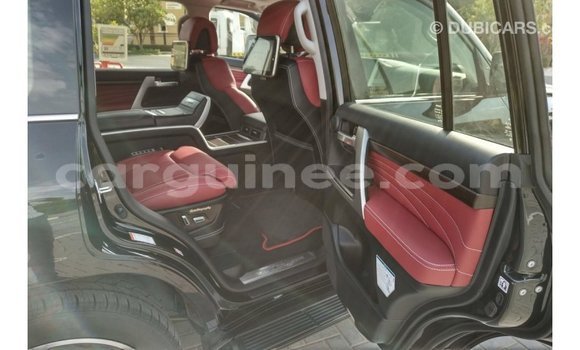 Acheter Import Voiture Toyota Land Cruiser Noir à Import - Dubai, Conakry Acheter Import Voiture Toyota Land Cruiser Noir à Import - Dubai, Conakry