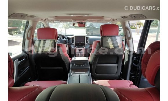 Acheter Import Voiture Toyota Land Cruiser Noir à Import - Dubai, Conakry Acheter Import Voiture Toyota Land Cruiser Noir à Import - Dubai, Conakry