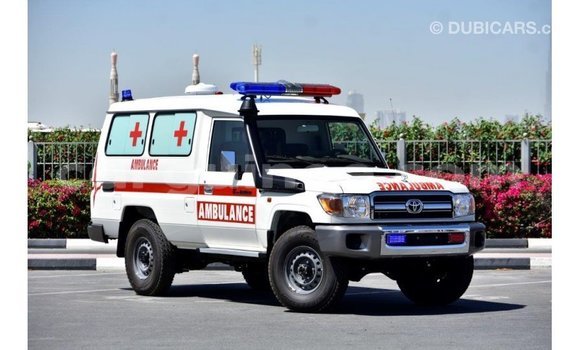 Buy Import Toyota Land Cruiser White Car in Import - Dubai in Conakry Buy Import Toyota Land Cruiser White Car in Import - Dubai in Conakry
