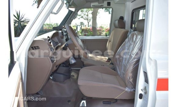 Buy Import Toyota Land Cruiser White Car in Import - Dubai in Conakry Buy Import Toyota Land Cruiser White Car in Import - Dubai in Conakry