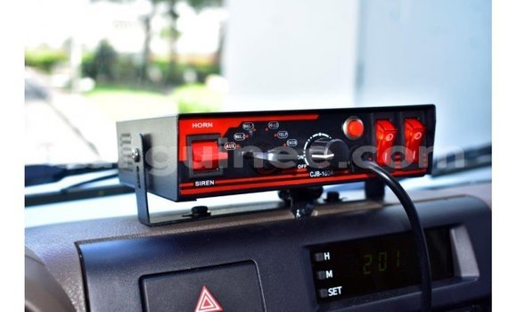 Buy Import Toyota Land Cruiser White Car in Import - Dubai in Conakry Buy Import Toyota Land Cruiser White Car in Import - Dubai in Conakry