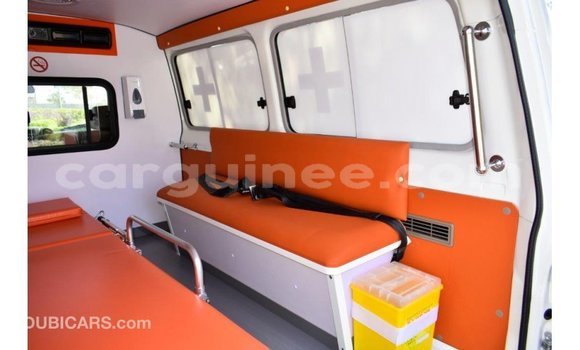 Buy Import Toyota Land Cruiser White Car in Import - Dubai in Conakry Buy Import Toyota Land Cruiser White Car in Import - Dubai in Conakry