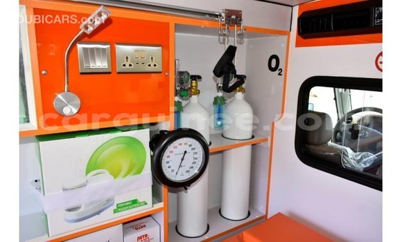 Buy Import Toyota Land Cruiser White Car in Import - Dubai in Conakry Buy Import Toyota Land Cruiser White Car in Import - Dubai in Conakry