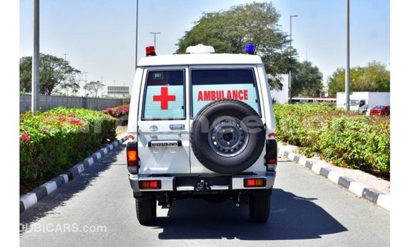 Buy Import Toyota Land Cruiser White Car in Import - Dubai in Conakry Buy Import Toyota Land Cruiser White Car in Import - Dubai in Conakry