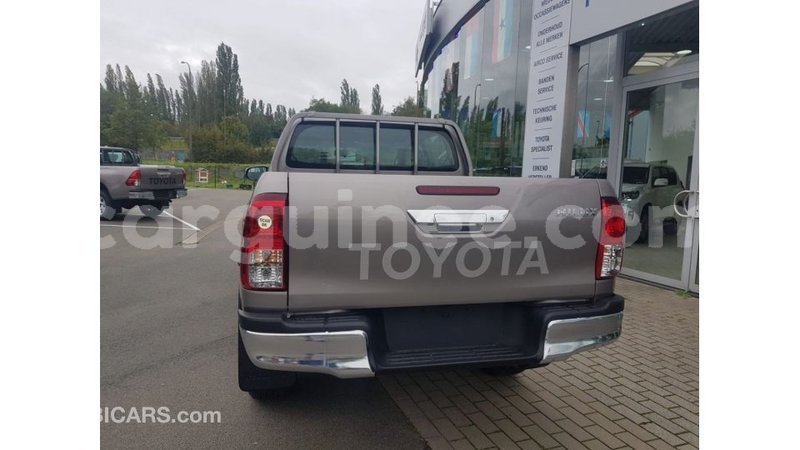 Big with watermark toyota hilux conakry import dubai 5555