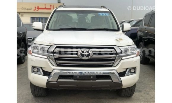 Acheter Import Voiture Toyota Land Cruiser Blanc à Import - Dubai, Conakry Acheter Import Voiture Toyota Land Cruiser Blanc à Import - Dubai, Conakry