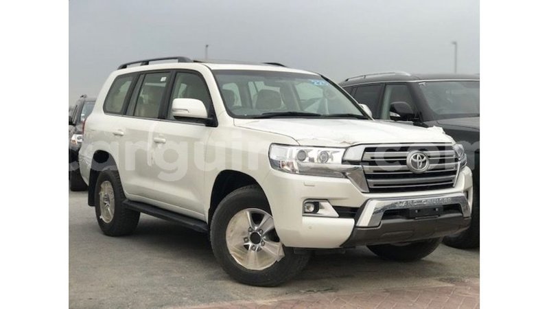 Big with watermark toyota land cruiser conakry import dubai 5557