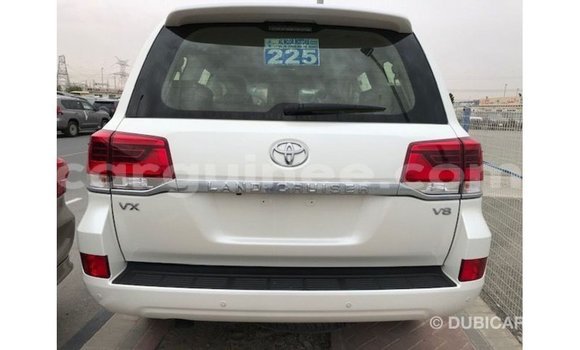 Acheter Import Voiture Toyota Land Cruiser Blanc à Import - Dubai, Conakry Acheter Import Voiture Toyota Land Cruiser Blanc à Import - Dubai, Conakry