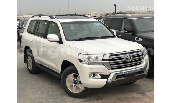 Acheter Import Voiture Toyota Land Cruiser Blanc à Import - Dubai, Conakry Acheter Import Voiture Toyota Land Cruiser Blanc à Import - Dubai, Conakry