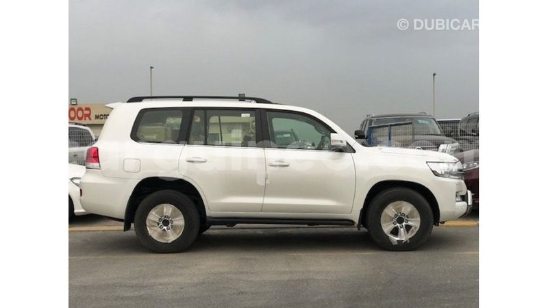 Big with watermark toyota land cruiser conakry import dubai 5557