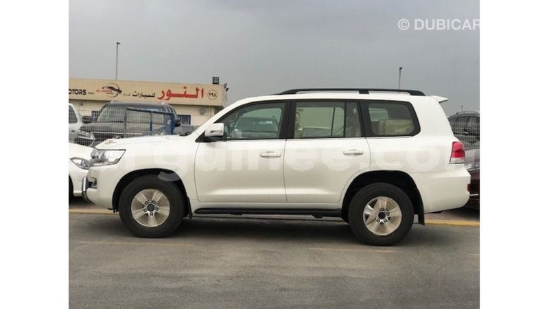 Big with watermark toyota land cruiser conakry import dubai 5557