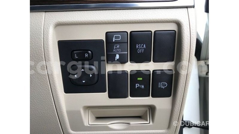 Big with watermark toyota land cruiser conakry import dubai 5557