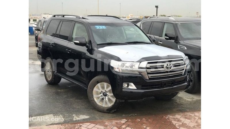 Big with watermark toyota land cruiser conakry import dubai 5558