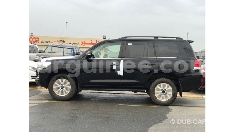 Big with watermark toyota land cruiser conakry import dubai 5558