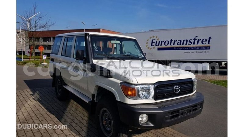 Big with watermark toyota land cruiser conakry import dubai 5560