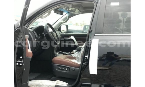 Buy Import Toyota Land Cruiser Black Car in Import - Dubai in Conakry Buy Import Toyota Land Cruiser Black Car in Import - Dubai in Conakry