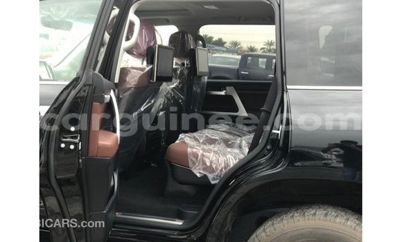Buy Import Toyota Land Cruiser Black Car in Import - Dubai in Conakry Buy Import Toyota Land Cruiser Black Car in Import - Dubai in Conakry