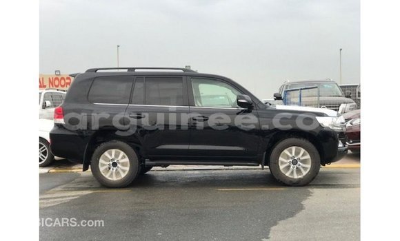 Buy Import Toyota Land Cruiser Black Car in Import - Dubai in Conakry Buy Import Toyota Land Cruiser Black Car in Import - Dubai in Conakry