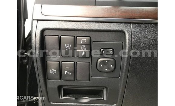 Buy Import Toyota Land Cruiser Black Car in Import - Dubai in Conakry Buy Import Toyota Land Cruiser Black Car in Import - Dubai in Conakry