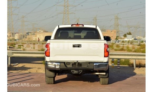 Buy Import Toyota Tundra White Car in Import - Dubai in Conakry Buy Import Toyota Tundra White Car in Import - Dubai in Conakry